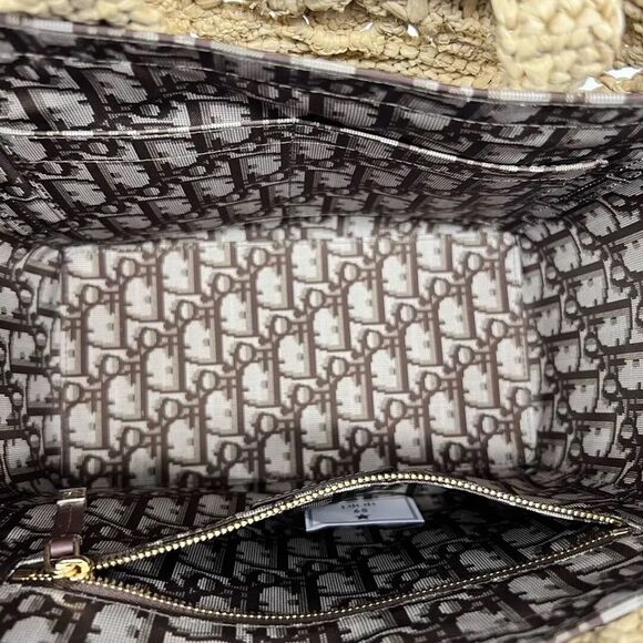 Dior Women Pre-Loved Bag Very Good Condition - Picture 8 of 9